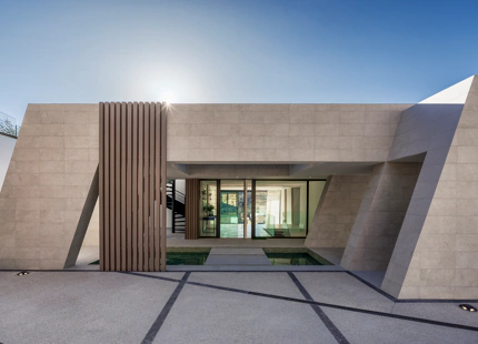 NUEVA VILLA ULTRAMODERNA A LA VENTA EN BENAHAVIS 