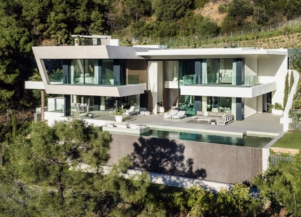 NUEVA VILLA ULTRAMODERNA A LA VENTA EN BENAHAVIS 