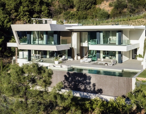 BRAND NEW ULTRAMODERN LUXURY VILLA FOR SALE IN BENAHAVIS 