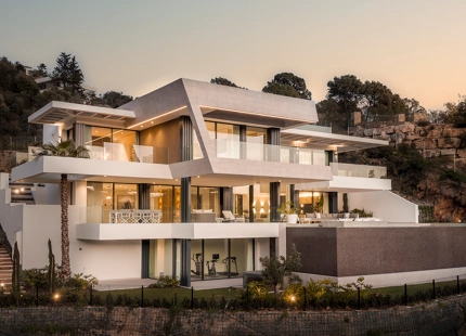 NUEVA VILLA ULTRAMODERNA A LA VENTA EN BENAHAVIS 