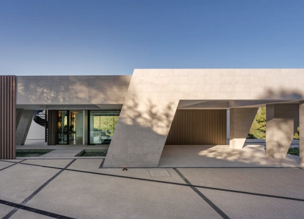 NUEVA VILLA ULTRAMODERNA A LA VENTA EN BENAHAVIS 