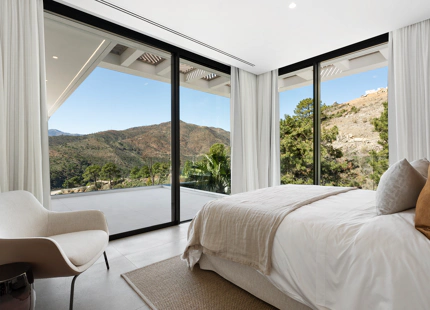 NUEVA VILLA ULTRAMODERNA A LA VENTA EN BENAHAVIS 