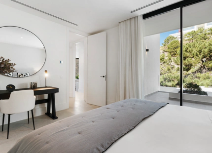 NUEVA VILLA ULTRAMODERNA A LA VENTA EN BENAHAVIS 