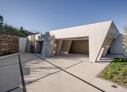 NUEVA VILLA ULTRAMODERNA A LA VENTA EN BENAHAVIS 