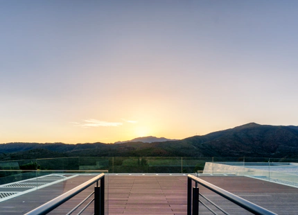 NUEVA VILLA ULTRAMODERNA A LA VENTA EN BENAHAVIS 