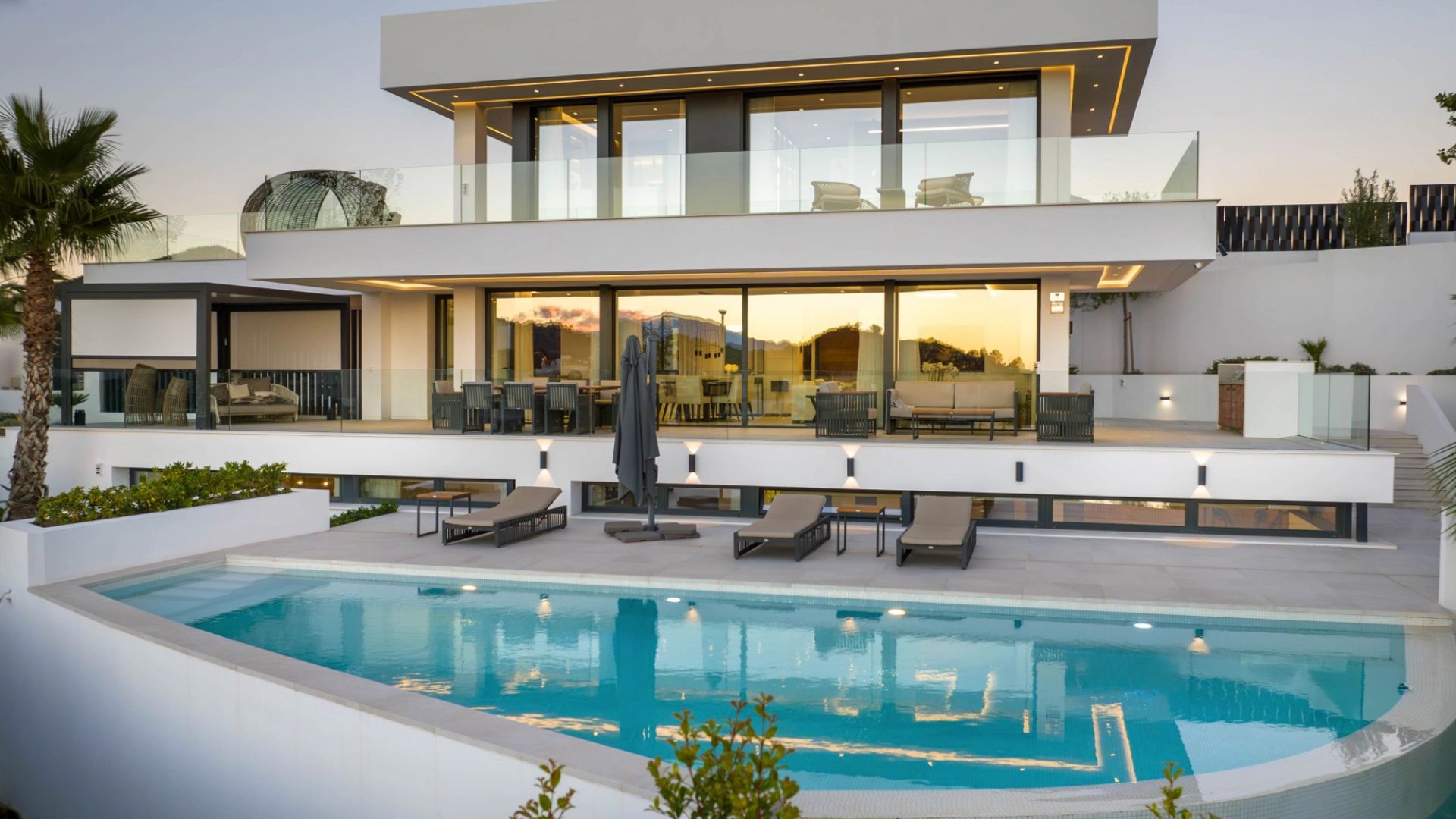 Villa en venta en Les Belvederes, Nueva Andalucia