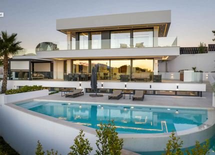 IMPRESIONANTE VILLA CONTEMPORÁNEA EN VENTA EN NUEVA ANDALUCÍA