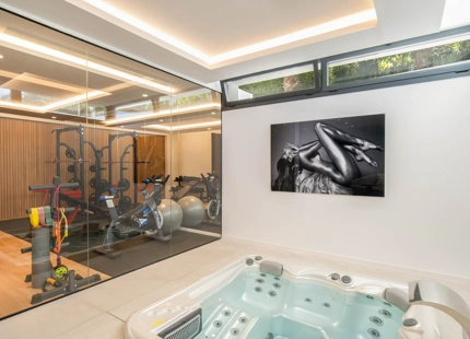 IMPRESIONANTE VILLA CONTEMPORÁNEA EN VENTA EN NUEVA ANDALUCÍA