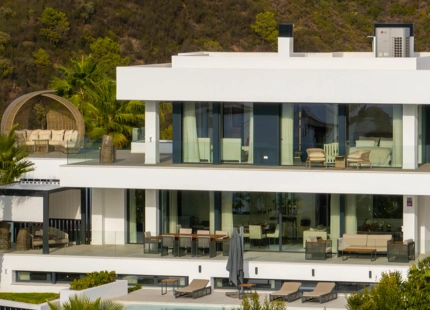 IMPRESIONANTE VILLA CONTEMPORÁNEA EN VENTA EN NUEVA ANDALUCÍA