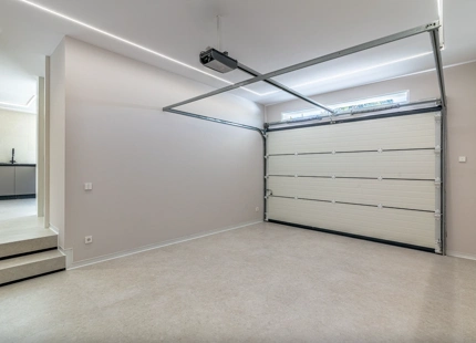VILLA MINIMALISTA EN PRIMERA LÍNEA DE GOLF EN VENTA EN GUADALMINA ALTA