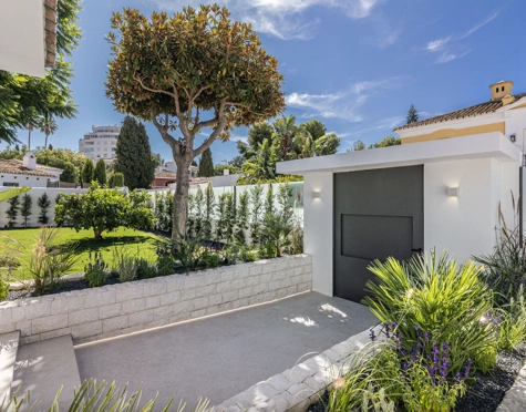 Villa en venta en Guadalmina Alta, San Pedro de Alcantara