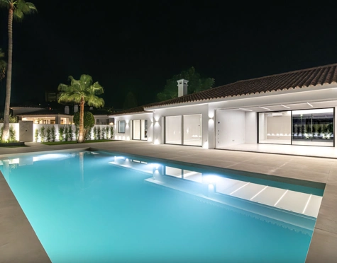 Villa en venta en Guadalmina Alta, San Pedro de Alcantara