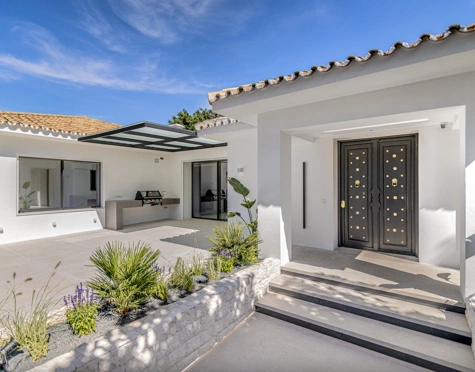 Villa en venta en Guadalmina Alta, San Pedro de Alcantara