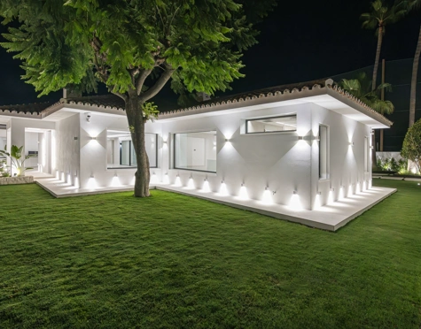 Villa en venta en Guadalmina Alta, San Pedro de Alcantara