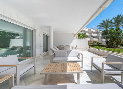 APARTAMENTO EN PRIMERA LÍNEA DE GOLF EN VENTA EN NUEVA ANDALUCÍA