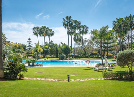 APARTAMENTO EN PRIMERA LÍNEA DE GOLF EN VENTA EN NUEVA ANDALUCÍA