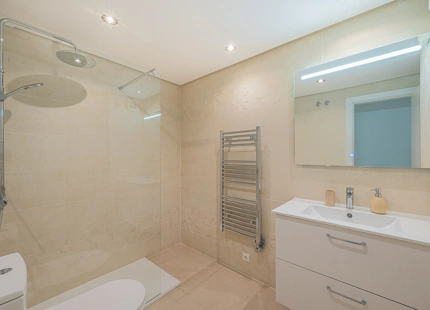 APARTAMENTO EN PRIMERA LÍNEA DE GOLF EN VENTA EN NUEVA ANDALUCÍA