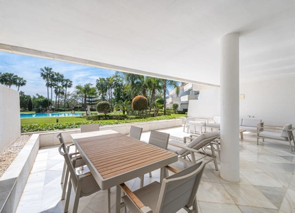 APARTAMENTO EN PRIMERA LÍNEA DE GOLF EN VENTA EN NUEVA ANDALUCÍA