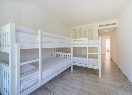 APARTAMENTO EN PRIMERA LÍNEA DE GOLF EN VENTA EN NUEVA ANDALUCÍA