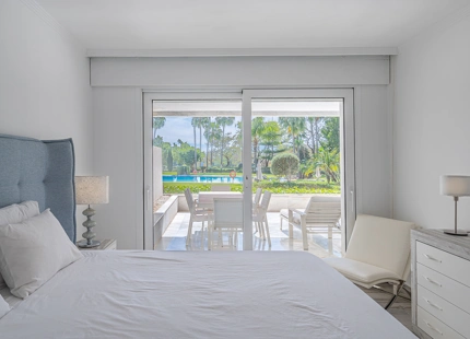 APARTAMENTO EN PRIMERA LÍNEA DE GOLF EN VENTA EN NUEVA ANDALUCÍA