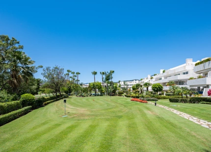 APARTAMENTO EN PRIMERA LÍNEA DE GOLF EN VENTA EN NUEVA ANDALUCÍA