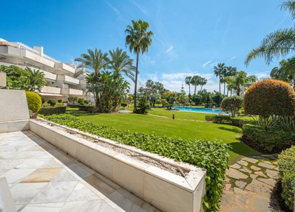 APARTAMENTO EN PRIMERA LÍNEA DE GOLF EN VENTA EN NUEVA ANDALUCÍA