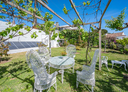 VILLA DE ESTILO ANDALUZ EN VENTA EN NUEVA ANDALUCIA