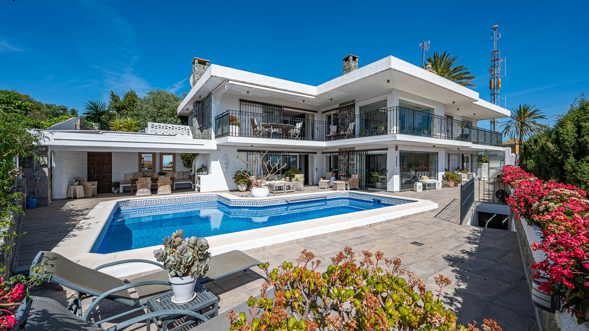 Villa en venta en Nueva Andalucia, Marbella