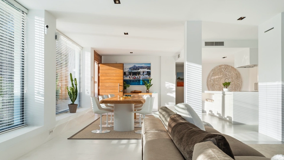 Villa for sale in Las Brisas, Nueva Andalucia