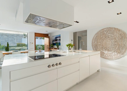 CONTEMPORARY VILLA FOR SALE IN NUEVA ANDALUCIA, MARBELLA