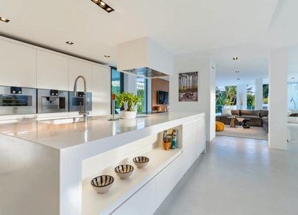 CONTEMPORARY VILLA FOR SALE IN NUEVA ANDALUCIA, MARBELLA