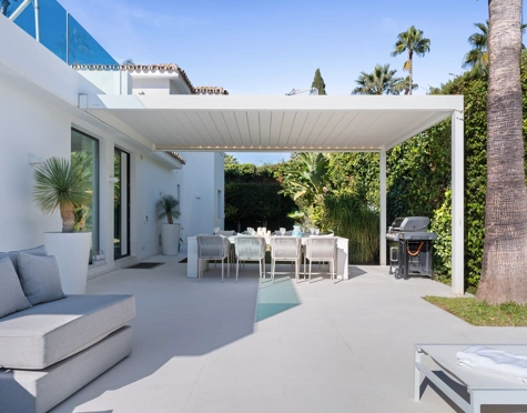 Villa en venta en Las Brisas, Nueva Andalucia