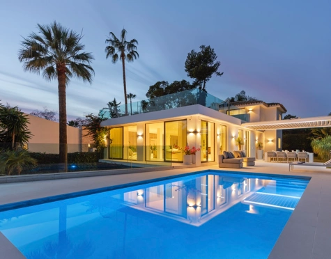 Villa en venta en Las Brisas, Nueva Andalucia