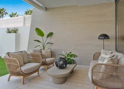 CASA ADOSADA EN VENTA CERCA DE PUERTO BANÚS, NUEVA ANDALUCÍA, JUNTO A LA PLAYA