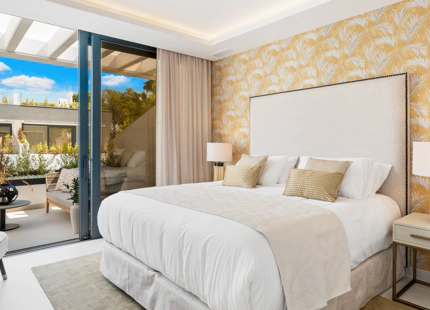 CASA ADOSADA EN VENTA CERCA DE PUERTO BANÚS, NUEVA ANDALUCÍA, JUNTO A LA PLAYA