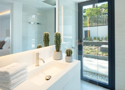 VILLA TOTALMENTE RENOVADA EN VENTA EN NUEVA ANDALUCÍA