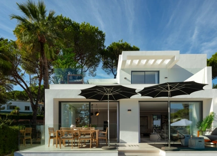 VILLA TOTALMENTE RENOVADA EN VENTA EN NUEVA ANDALUCÍA