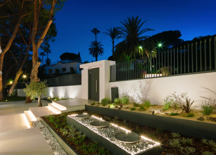 VILLA TOTALMENTE RENOVADA EN VENTA EN NUEVA ANDALUCÍA