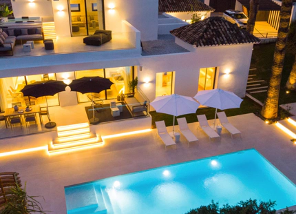 VILLA TOTALMENTE RENOVADA EN VENTA EN NUEVA ANDALUCÍA