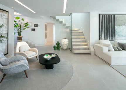 VILLA TOTALMENTE RENOVADA EN VENTA EN NUEVA ANDALUCÍA