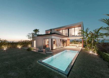VILLA NUEVA CERCA DE LOS CAMPOS DE GOLF EN VENTA EN EL NEW GOLDEN MILE, ESTEPONA