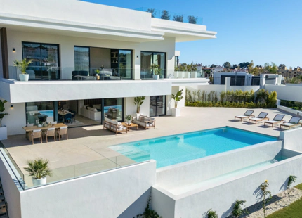 STUNNING GOLF VIEW VILLA FOR SALE ON THE NEW GOLDEN MILE, ESTEPONA
