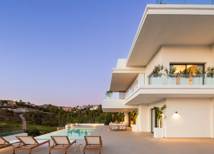 STUNNING GOLF VIEW VILLA FOR SALE ON THE NEW GOLDEN MILE, ESTEPONA