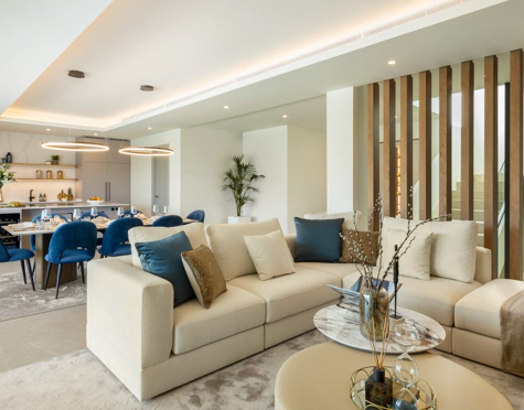 Villa for sale in La Resina Golf, Estepona East