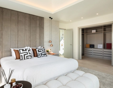 Villa for sale in La Resina Golf, Estepona East