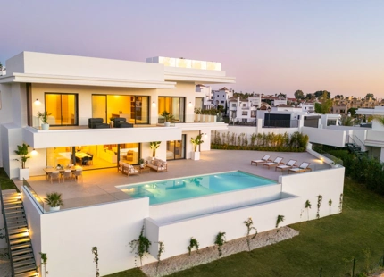STUNNING GOLF VIEW VILLA FOR SALE ON THE NEW GOLDEN MILE, ESTEPONA
