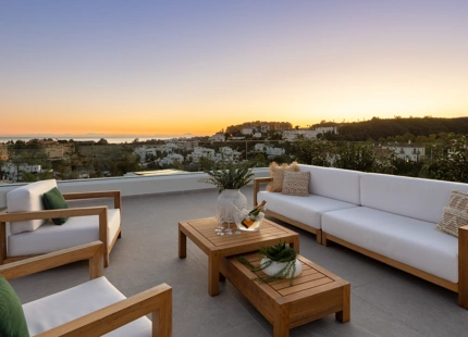 STUNNING GOLF VIEW VILLA FOR SALE ON THE NEW GOLDEN MILE, ESTEPONA