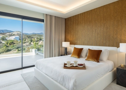 STUNNING GOLF VIEW VILLA FOR SALE ON THE NEW GOLDEN MILE, ESTEPONA