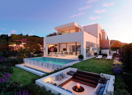 VILLA MODERNA EN PRIMERA LÍNEA DE GOLF EN VENTA EN ESTEPONA GOLF