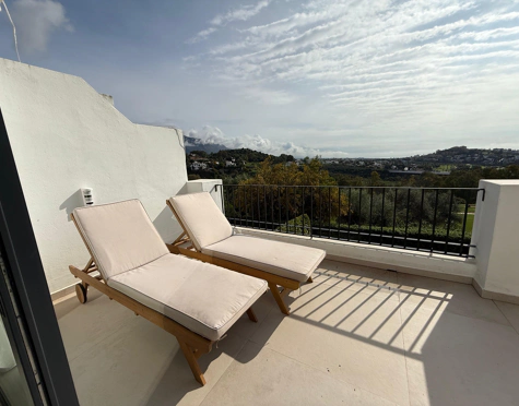Town House for sale in El Herrojo, Benahavis